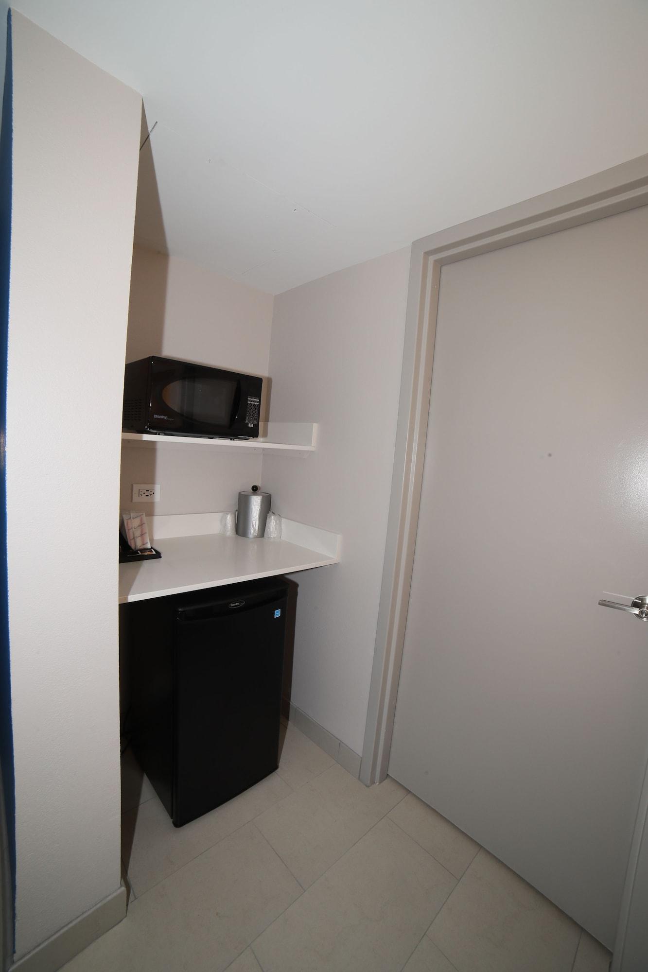 Holiday Inn Express Naperville By Ihg Bagian luar foto
