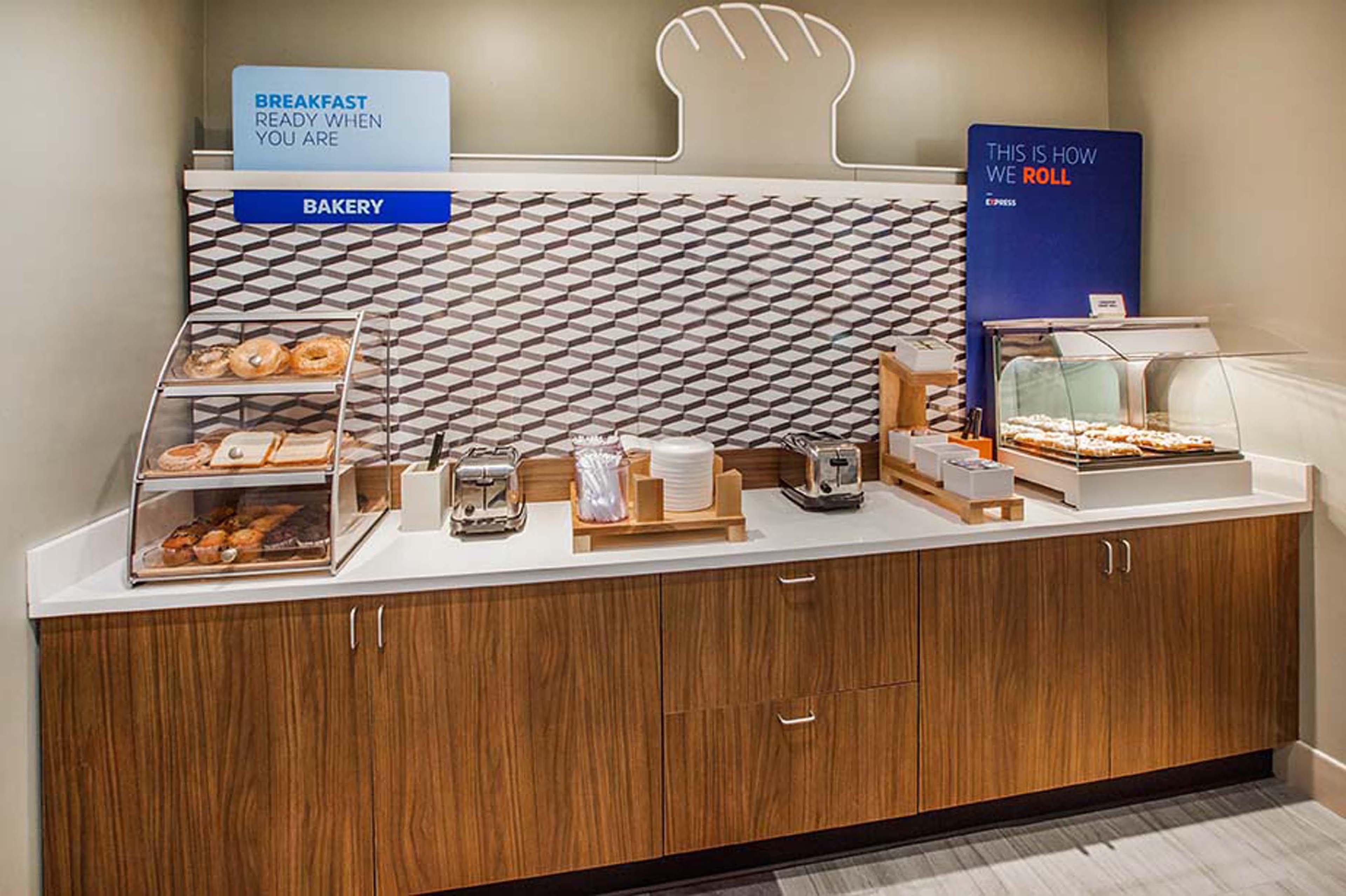 Holiday Inn Express Naperville By Ihg Bagian luar foto