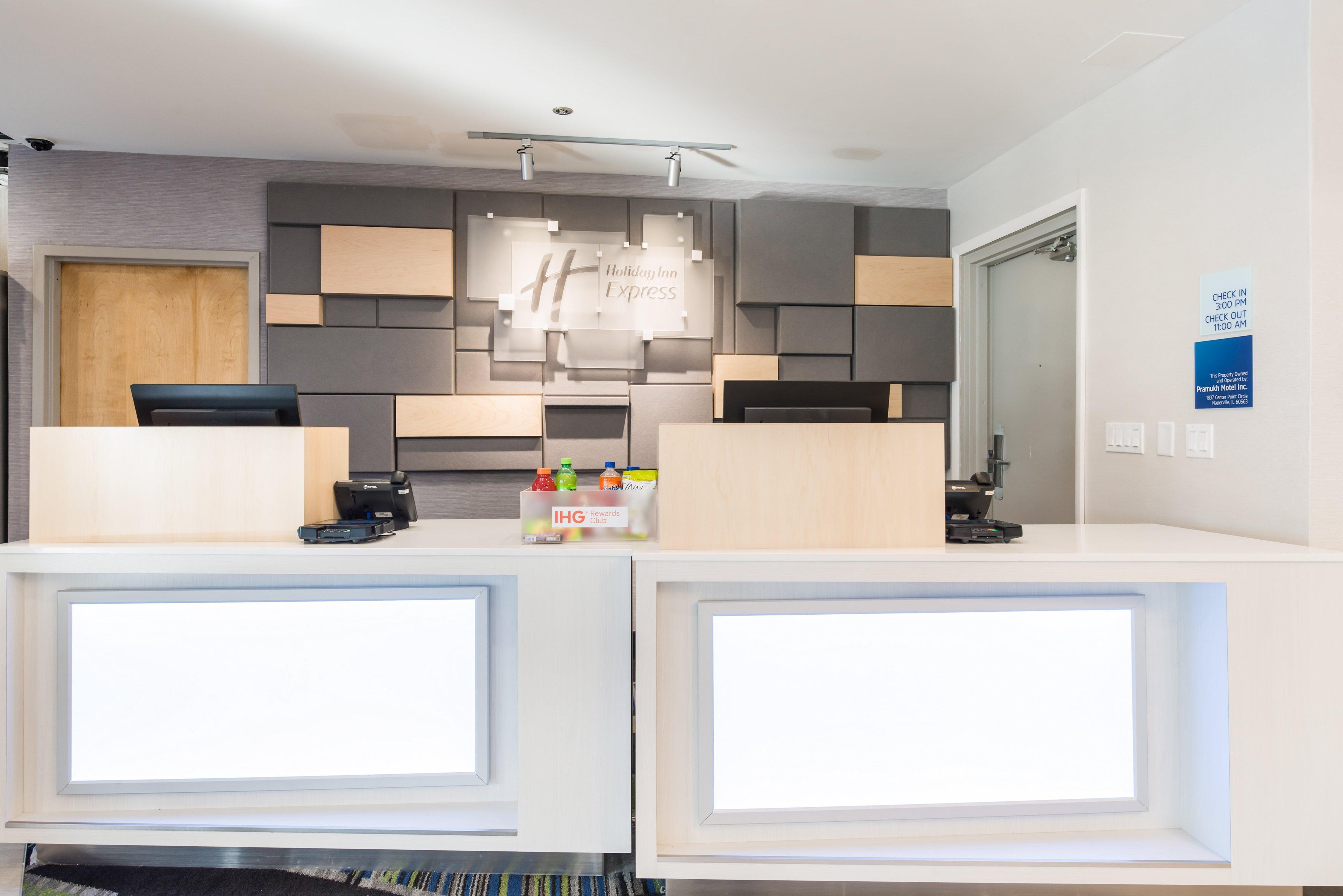 Holiday Inn Express Naperville By Ihg Bagian luar foto