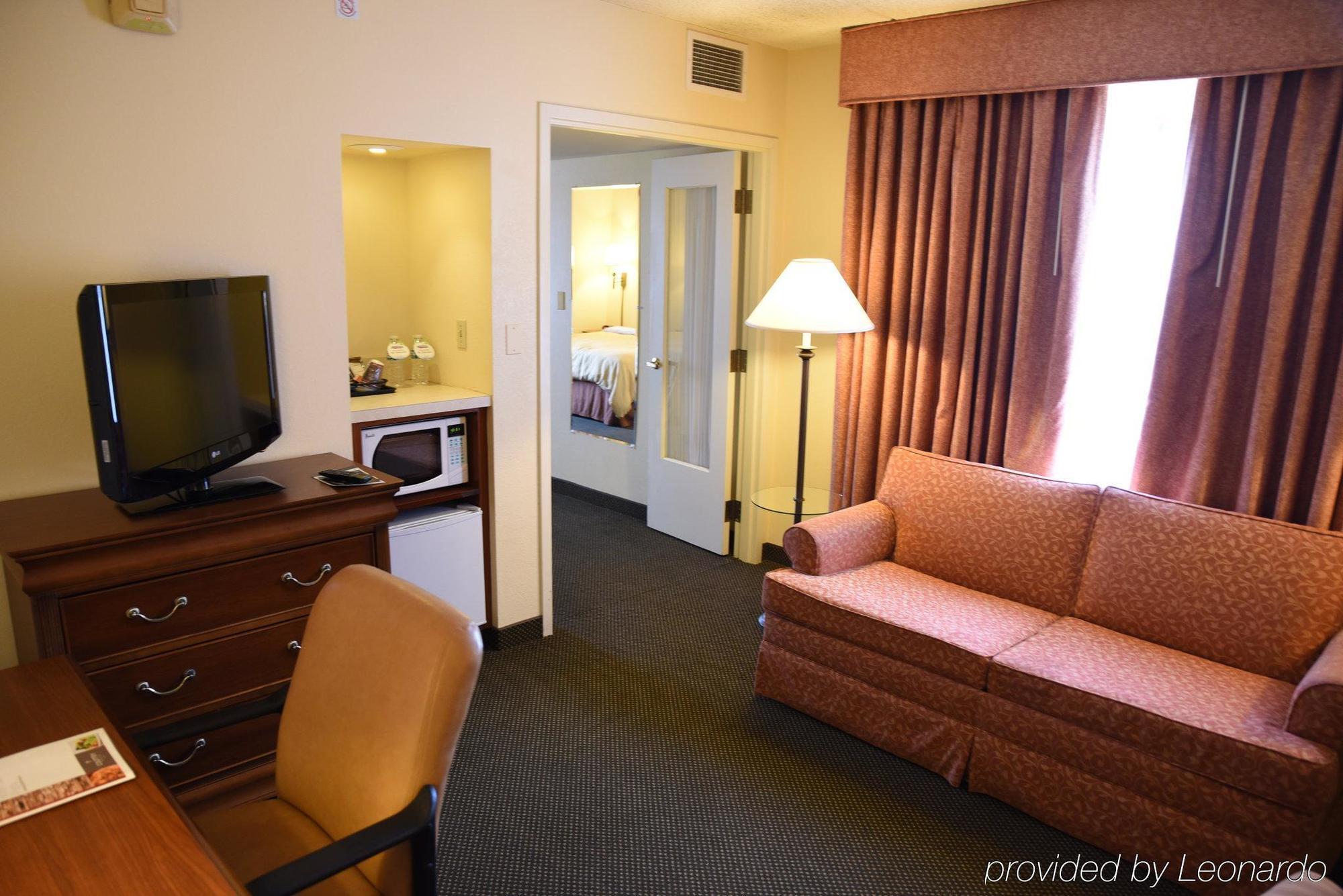 Holiday Inn Express Naperville By Ihg Bagian luar foto