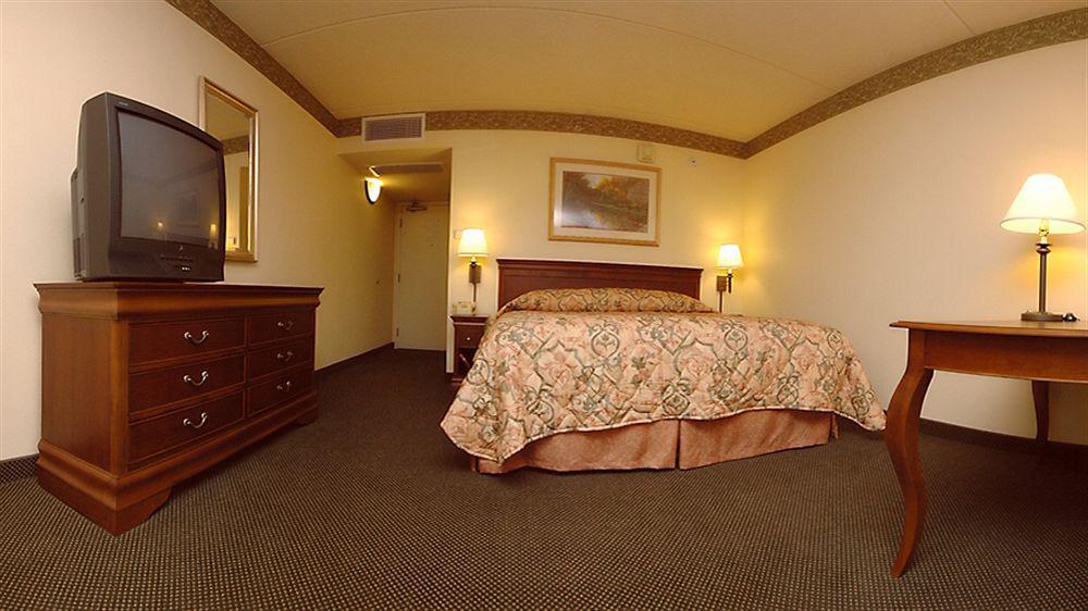 Holiday Inn Express Naperville By Ihg Bagian luar foto